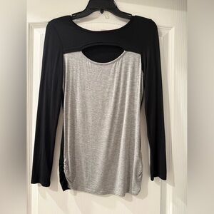 Like New! Venus Black and Gray Women's Top, Size Small